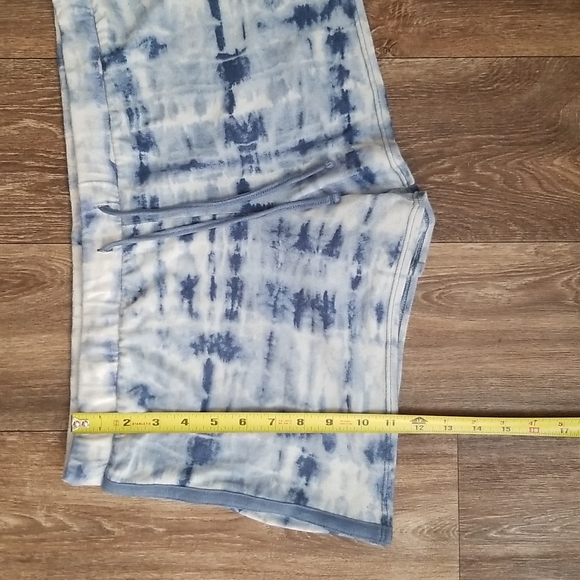 Lucky Brand Tie Dye Blue Drawstring Pull on Shorts Size Large - Picture 3 of 5